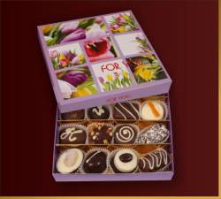 Ekskluzywne pralinki w kolorowej bombonierce