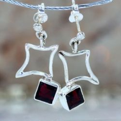 Srebrne kolczyki Granat