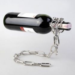 Łańcuchowy stojak na wino