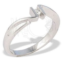 Pierścionek z brylantem